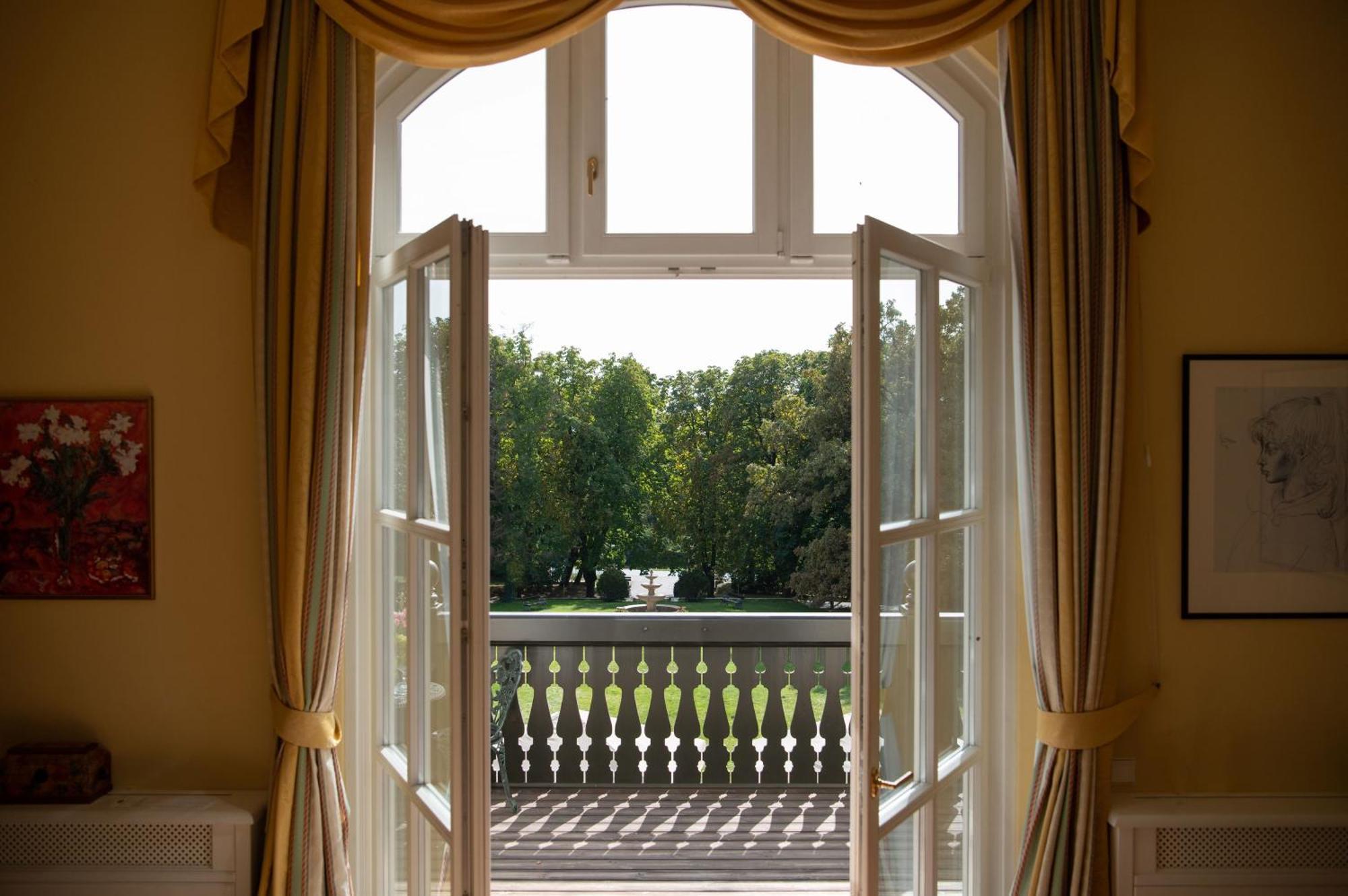 Castle Hotel Grof Degenfeld Superior Тарцаль Экстерьер фото